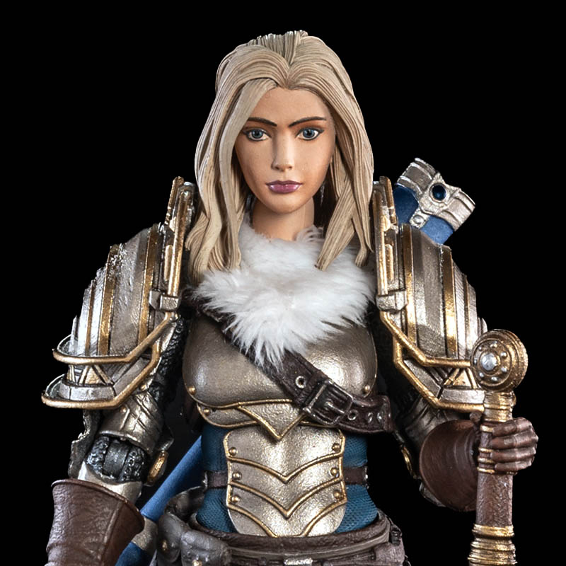 Commander Igraine Mythic Legions figure